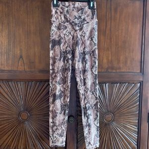 tik tok famous Aerie crossover legging medium